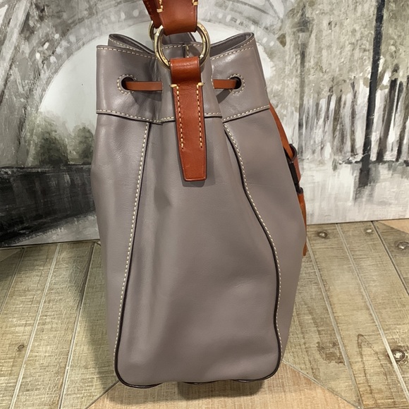 đDooney and Bourke Keegan Smooth Leather Drawstring Bucket Bag - Picture 3 of 16